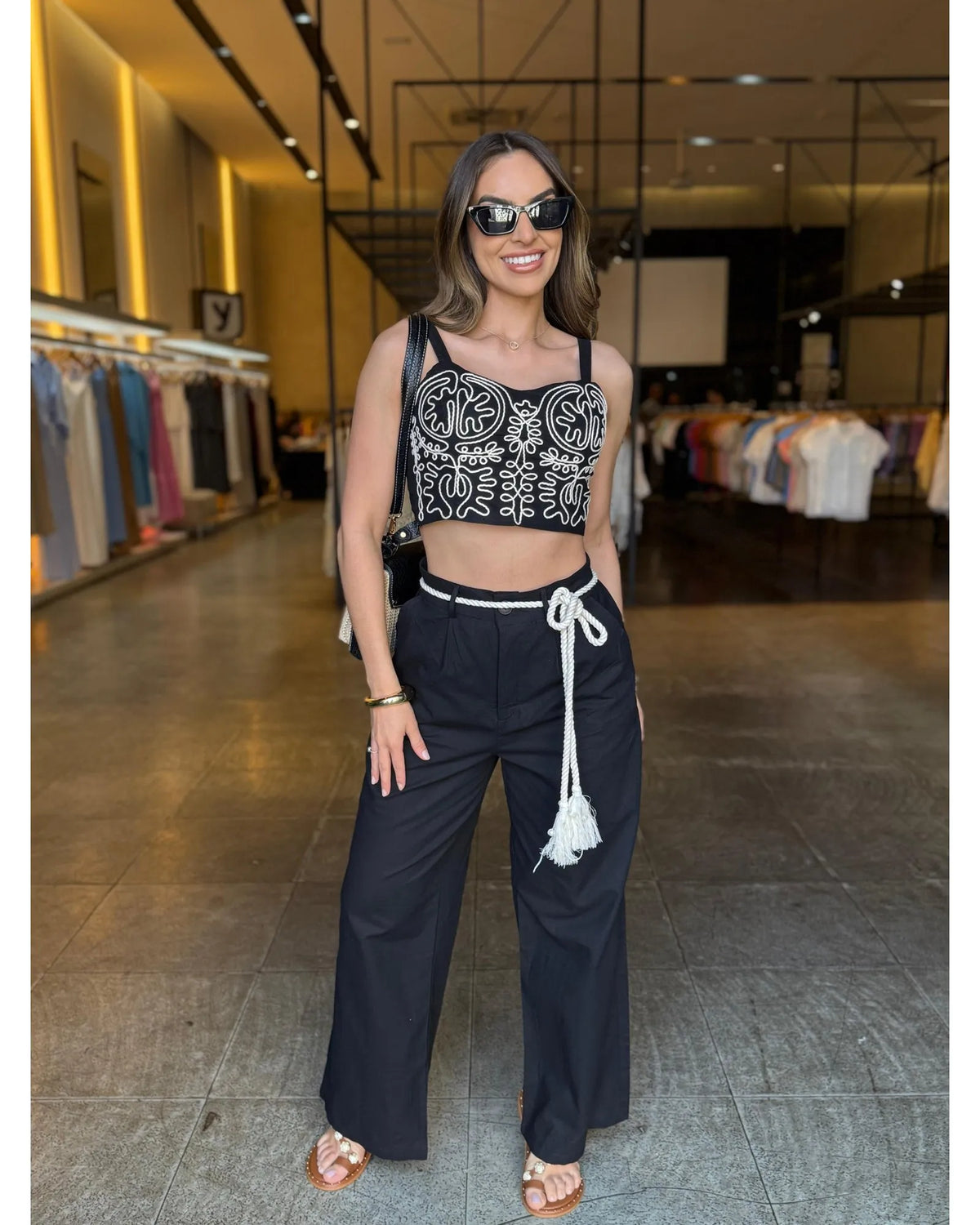 Conjunto Pantalona e Cropped Bordado