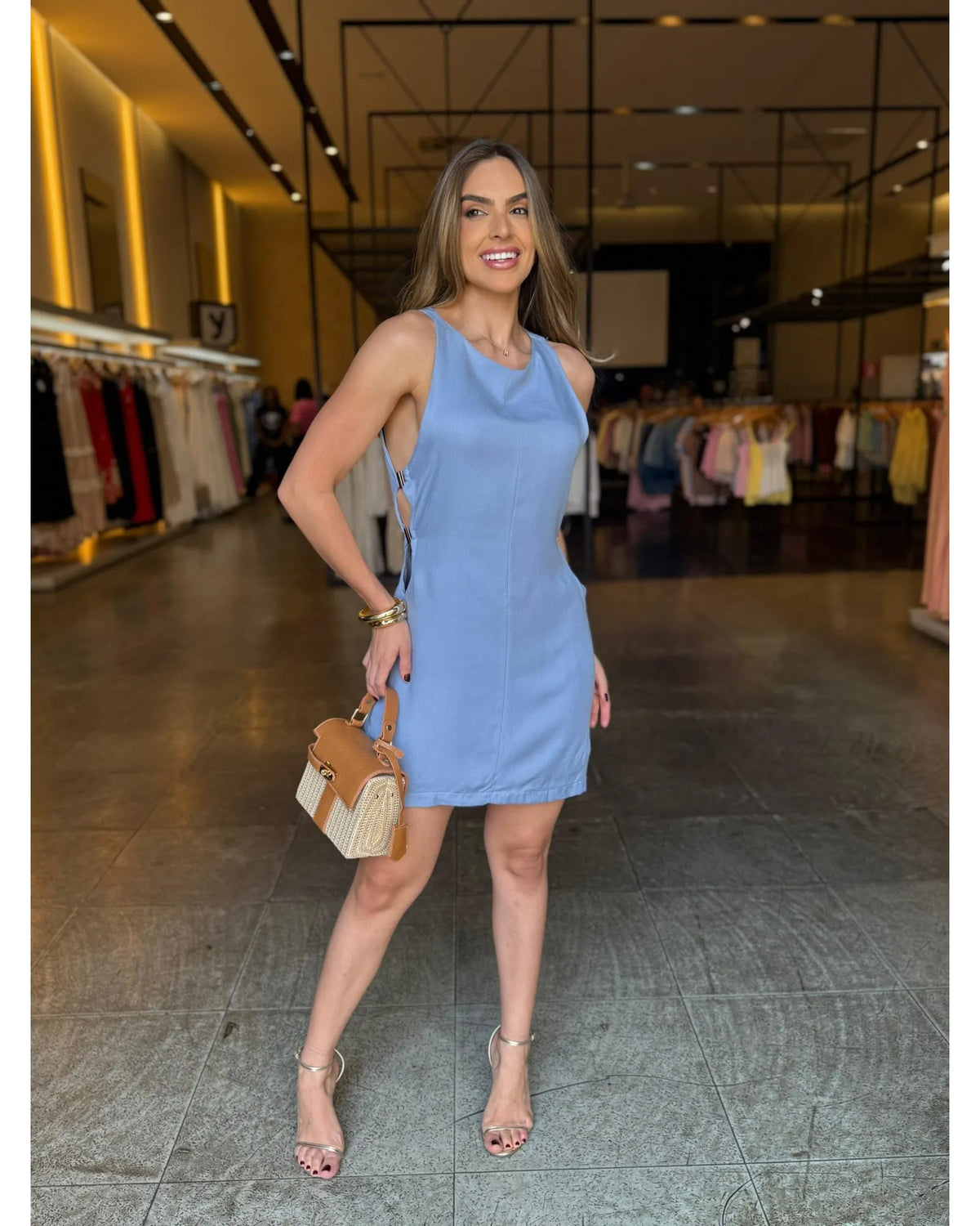 Vestido Curto Social Decote Lateral