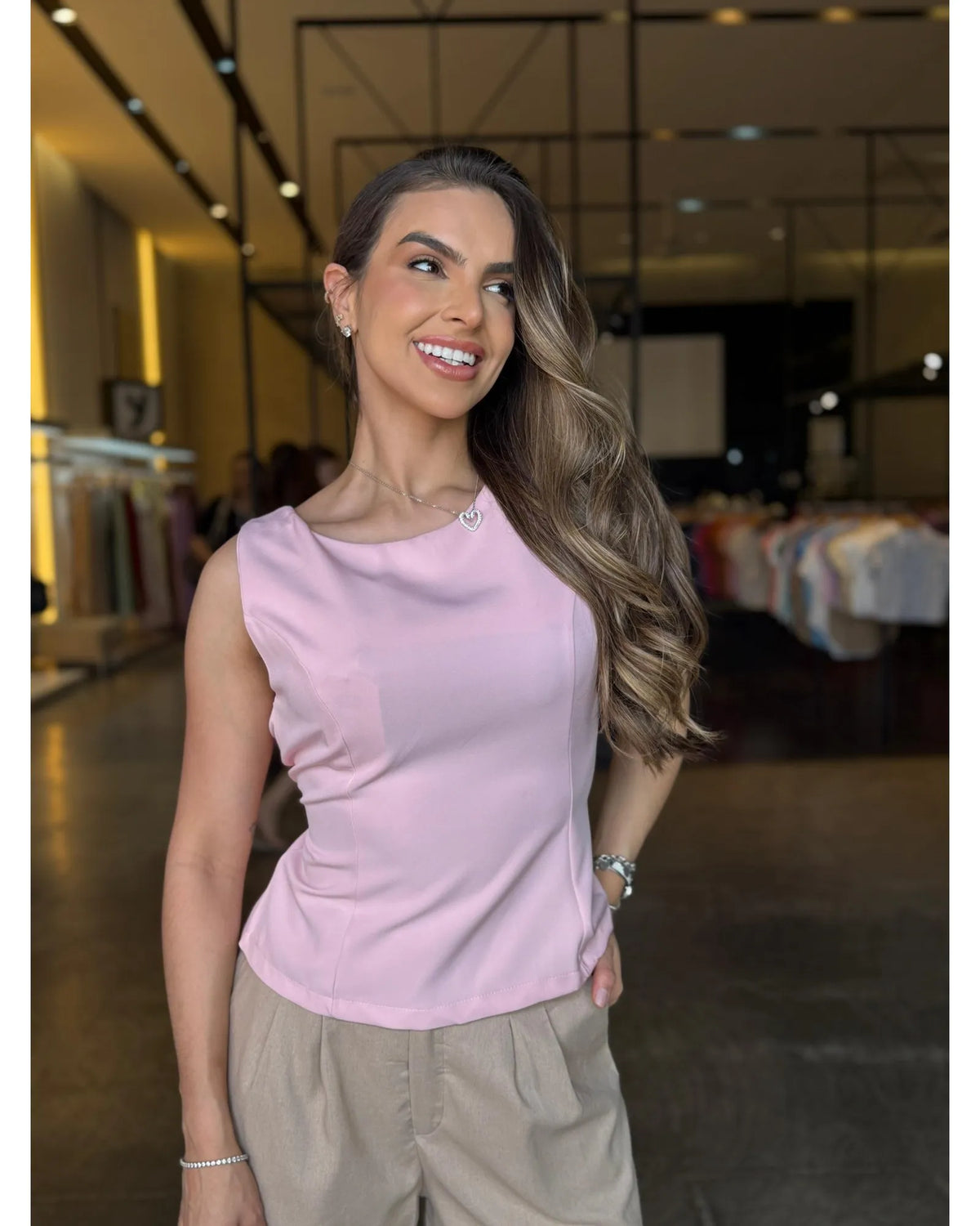 Blusa Alfaiataria Decote Costa