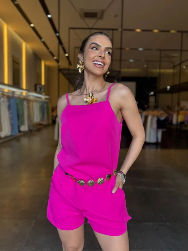 Conjunto Short Alfaiataria e Blusa Assimétrica