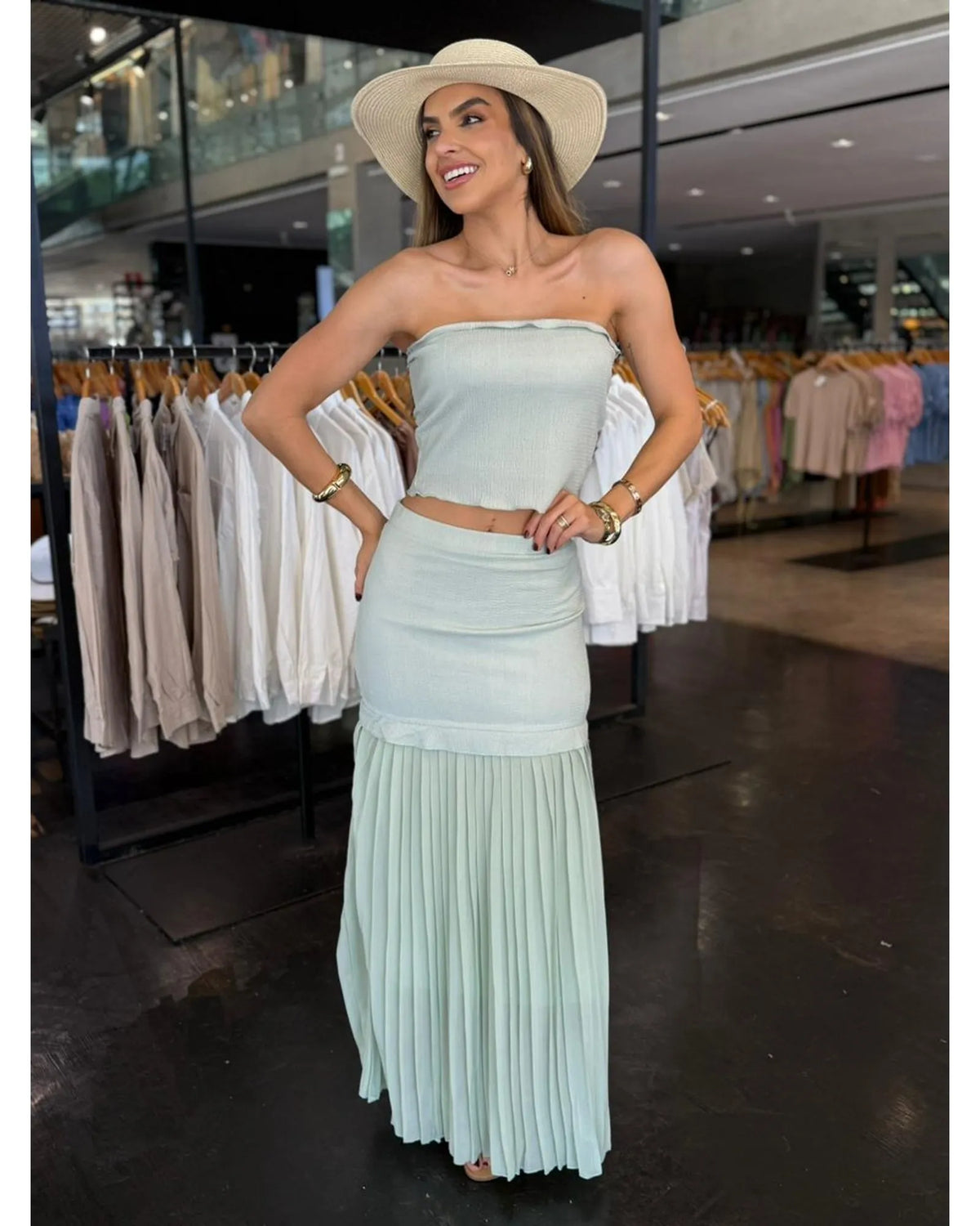 Conjunto Saia Longa Detalhe Plissado com Cropped